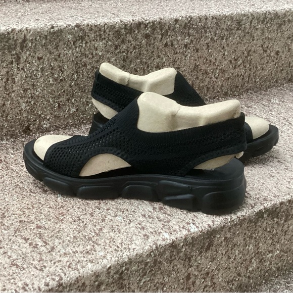 Comfortable black, lightweight summer shoes - Picture 2 of 2